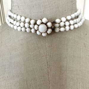 Vogue vintage white beaded triple strand choker necklace